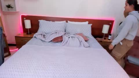 Icy online show from 10/07/25, 10:23