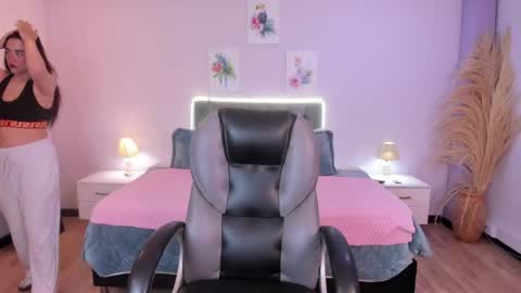 Icy online show from 04/15/26, 11:28