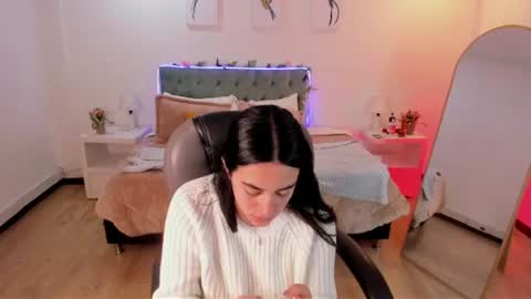 Snapshot of icysweetcam chatting on 07/12/26, 11:45 Icy online show from 07/12/26, 11:45
