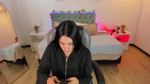 Snapshot of icysweetcam chatting on 07/17/26, 11:39 Icy online show from 07/17/26, 11:39