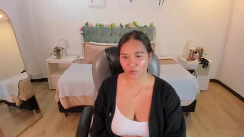 Snapshot of icysweetcam chatting on 07/19/26, 02:48 Icy online show from 07/19/26, 02:48