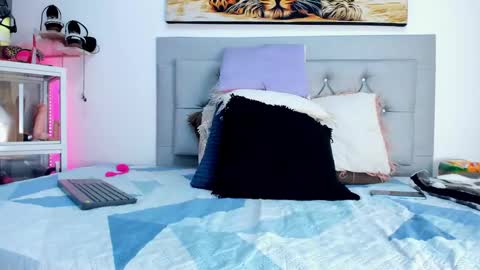 idaly    online show from 01/21/25, 10:30