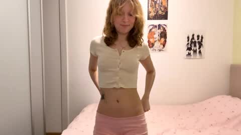 Snapshot of idellwold chatting on 04/17/26, 06:33 Sarah online show from 04/17/26, 06:33