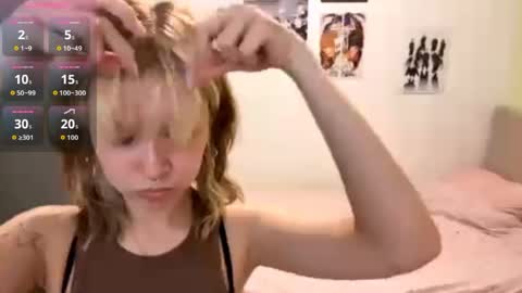 Snapshot of idellwold chatting on 05/04/26, 08:27 Sarah online show from 05/04/26, 08:27