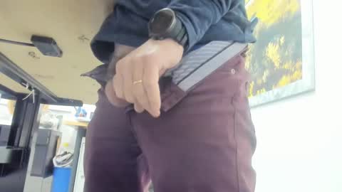 idfunguy2023 online show from 12/10/24, 12:28