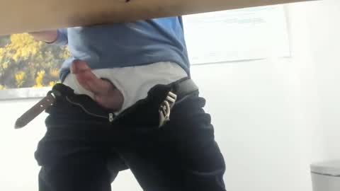 idfunguy2023 online show from 12/17/25, 11:55