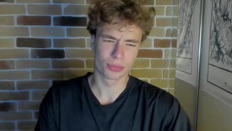 Snapshot of idkiww chatting on 09/08/25, 07:35 yo online show from 09/08/25, 07:35