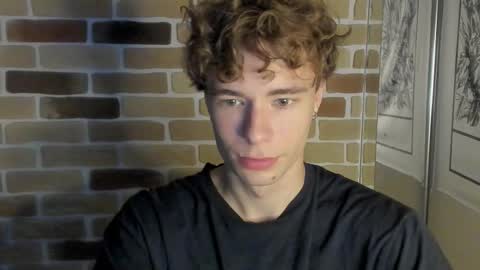 Snapshot of idkiww chatting on 09/17/25, 07:37 yo online show from 09/17/25, 07:37