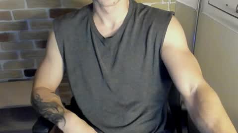 Snapshot of idkiww chatting on 09/28/25, 06:46 yo online show from 09/28/25, 06:46