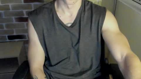 Snapshot of idkiww chatting on 10/24/25, 07:54 yo online show from 10/24/25, 07:54