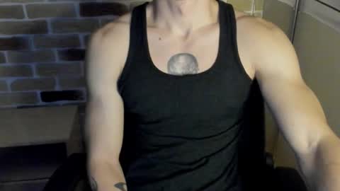 Snapshot of idkiww chatting on 10/27/25, 08:13 yo online show from 10/27/25, 08:13