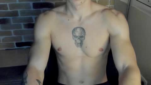 Snapshot of idkiww chatting on 10/30/25, 09:15 yo online show from 10/30/25, 09:15