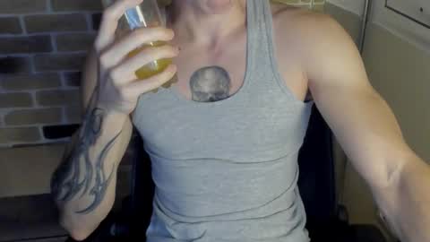 Snapshot of idkiww chatting on 11/01/25, 08:55 yo online show from 11/01/25, 08:55