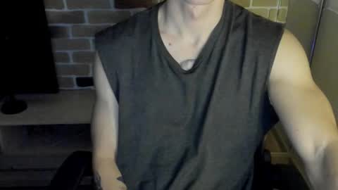 Snapshot of idkiww chatting on 11/27/25, 08:44 yo online show from 11/27/25, 08:44