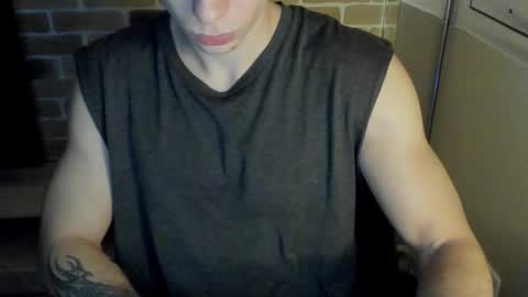 Snapshot of idkiww chatting on 11/30/25, 08:46 yo online show from 11/30/25, 08:46