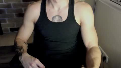 Snapshot of idkiww chatting on 12/04/25, 09:45 yo online show from 12/04/25, 09:45