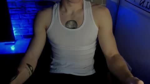 Snapshot of idkiww chatting on 12/05/25, 08:38 yo online show from 12/05/25, 08:38