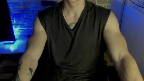 Snapshot of idkiww chatting on 12/14/25, 07:25 yo online show from 12/14/25, 07:25