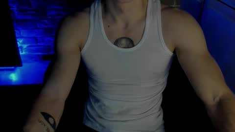 Snapshot of idkiww chatting on 12/20/25, 04:03 yo online show from 12/20/25, 04:03