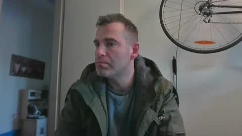 idontknowwhy1 online show from 12/18/24, 09:14