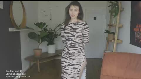 Snapshot of ifyouleave chatting on 10/12/25, 10:03 Belle online show from 10/12/25, 10:03