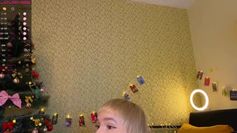 Emmy  help me reach 100 thumbs up online show from 12/30/24, 08:15