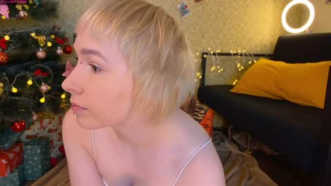 Emmy  help me reach 100 thumbs up online show from 01/05/25, 05:30