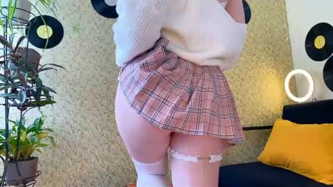 Emmy  help me reach 100 thumbs up online show from 03/10/25, 10:59