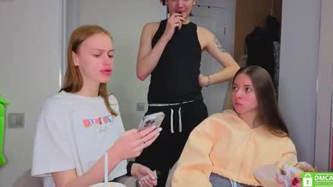 Julia and Mira online show from 02/09/26, 10:08