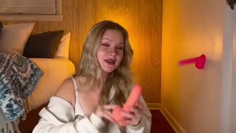 Snapshot of iheartcassie2844 chatting on 12/10/24, 05:28 cassie online show from 12/10/24, 05:28