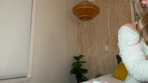 Snapshot of iheartcassie2844 chatting on 12/13/24, 08:09 cassie online show from 12/13/24, 08:09