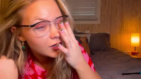 Snapshot of iheartcassie2844 chatting on 01/06/25, 10:05 cassie online show from 01/06/25, 10:05