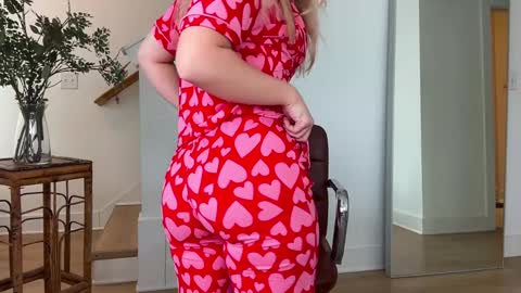 Snapshot of iheartcassie2844 chatting on 01/11/25, 07:16 cassie online show from 01/11/25, 07:16