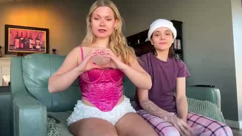 Snapshot of iheartcassie2844 chatting on 02/17/25, 07:42 cassie online show from 02/17/25, 07:42