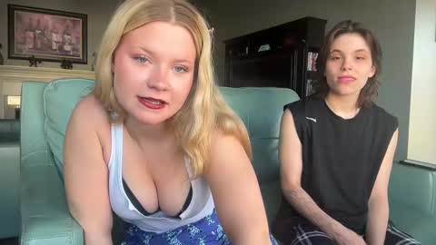 Snapshot of iheartcassie2844 chatting on 02/21/25, 09:32 cassie online show from 02/21/25, 09:32