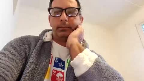 ihtiandar1008 online show from 02/15/25, 07:16