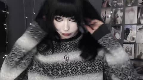 iiiiiiis online show from 05/30/26, 09:45