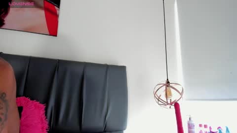 Isabella online show from 06/05/26, 12:44