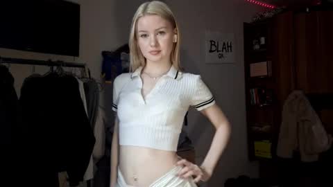 ShyLuna online show from 03/18/26, 06:27