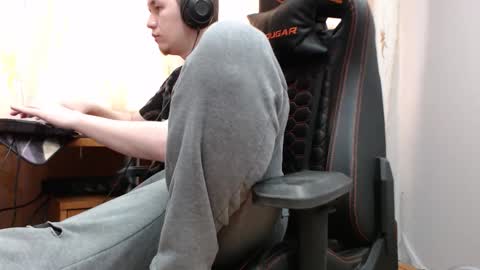 lord online show from 11/05/25, 08:47