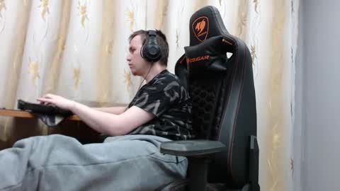 lord online show from 11/09/25, 01:04