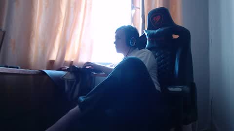 Snapshot of iliaskrisloveee chatting on 07/09/26, 02:26 lord online show from 07/09/26, 02:26