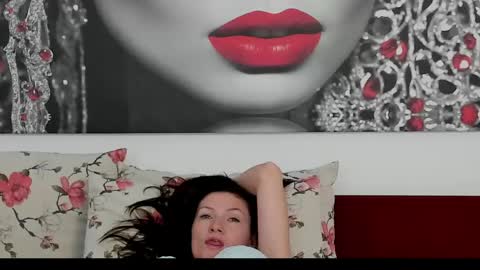 Snapshot of illegalbeauty87 chatting on 04/24/26, 12:35 Ingrid or more easier...Miss GoDDess Mistress online show from 04/24/26, 12:35