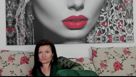 Snapshot of illegalbeauty87 chatting on 05/12/26, 07:38 Ingrid or more easier...Miss GoDDess Mistress online show from 05/12/26, 07:38