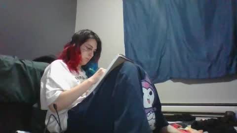 Snapshot of illlypad_lilac chatting on 04/28/26, 05:45 Lilly online show from 04/28/26, 05:45