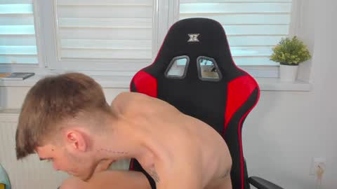 Snapshot of illusions888 chatting on 12/16/24, 11:55 D-Illusion online show from 12/16/24, 11:55