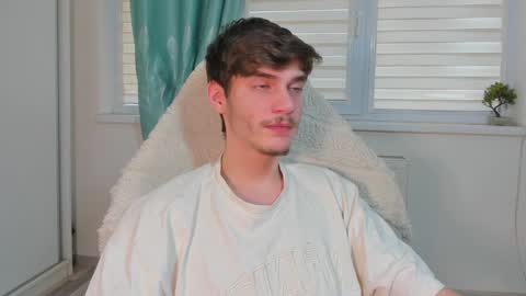 Snapshot of illusions888 chatting on 02/07/25, 08:44 D-Illusion online show from 02/07/25, 08:44