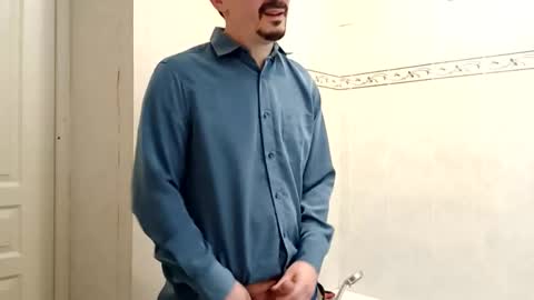 ilovecuteguy79 online show from 03/18/26, 06:38