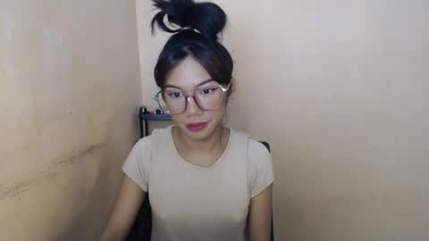 Snapshot of iloveyou28xx chatting on 04/15/26, 09:37 CALL ME JEN YOUR SWEET GIRL 3 online show from 04/15/26, 09:37