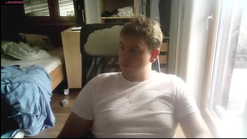 iloveyoutoo2000 online show from 09/18/25, 08:27